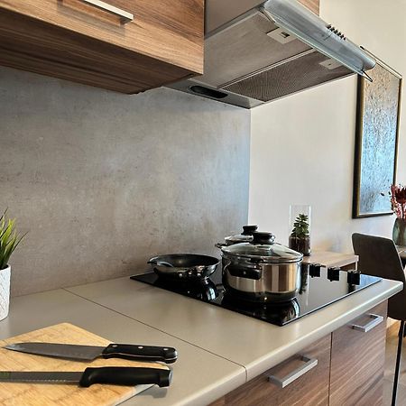 Ferienwohnung Self Check-In, Danube Bank, Free Parking Pressburg Exterior foto